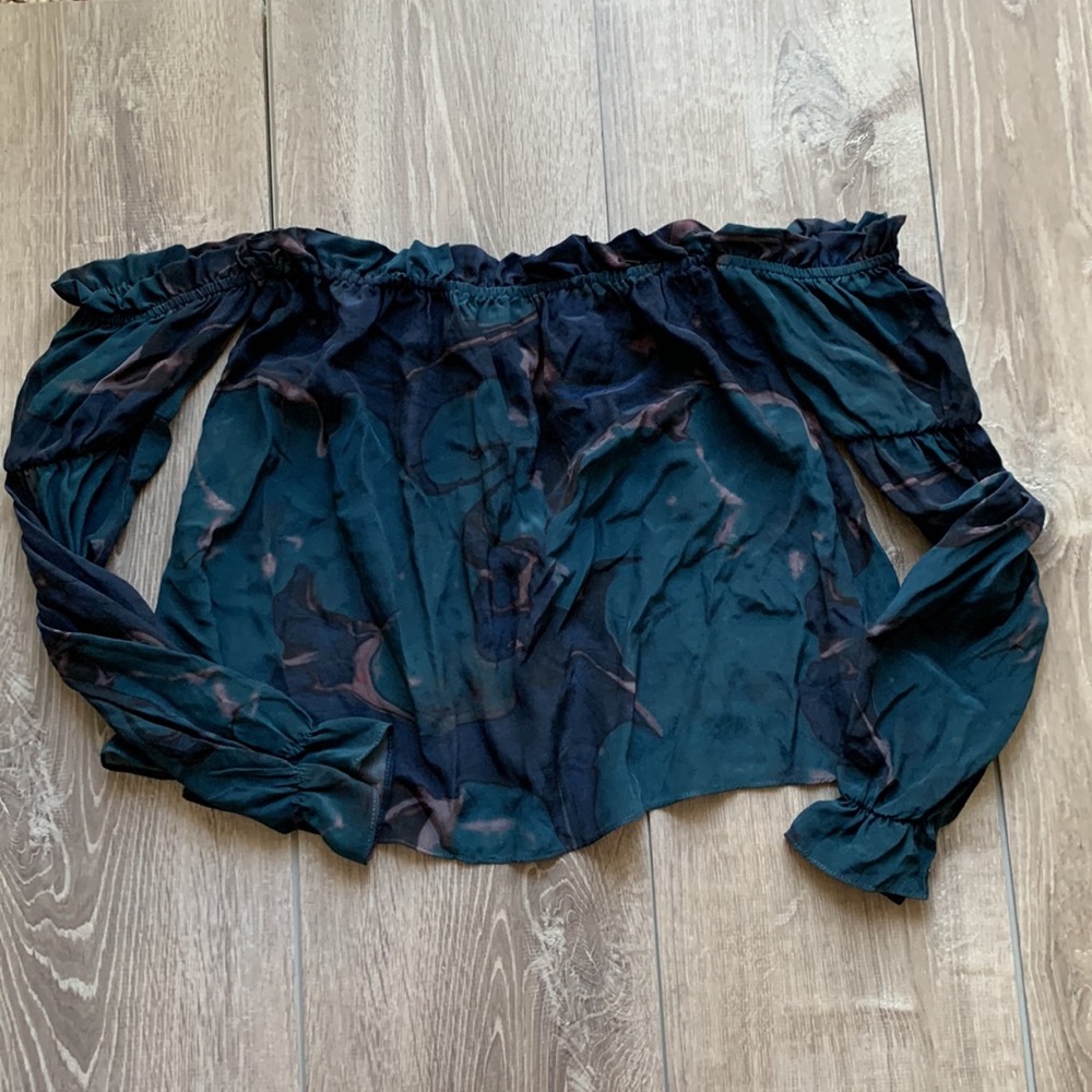 Stone Cold Fox Top - Picture 5 of 5